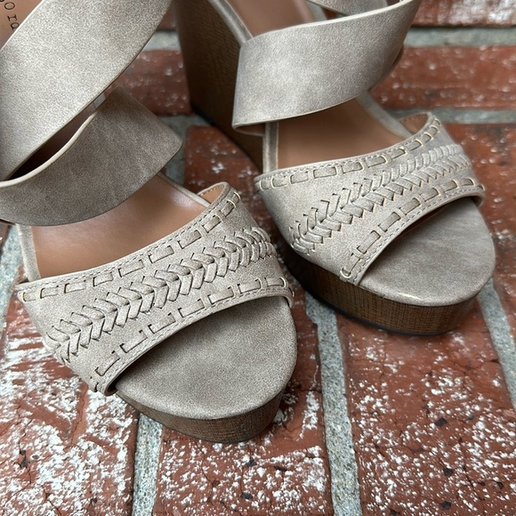 Indigo Rd. Irkash Platform Wedge Sandal Size 9.5 - Picture 7 of 8